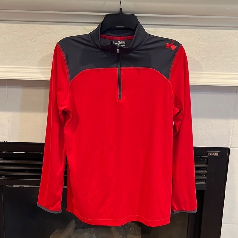 Youth Under Armour Combine long sleeve 1/4 zip. Size XL.